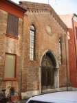 La facciata della Chiesa dei Santi Simone e Giuda prima dell'attuale restauro.